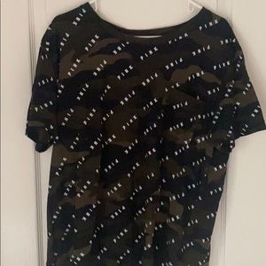 XL Victoria’s Secret pink camo logo t-shirt